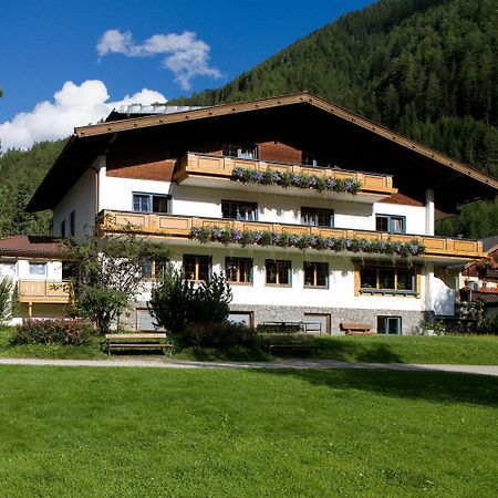Ferienhaus Alpina คัลส์ อัม โกรสส์กล็อคเนอร์ ภายนอก รูปภาพ