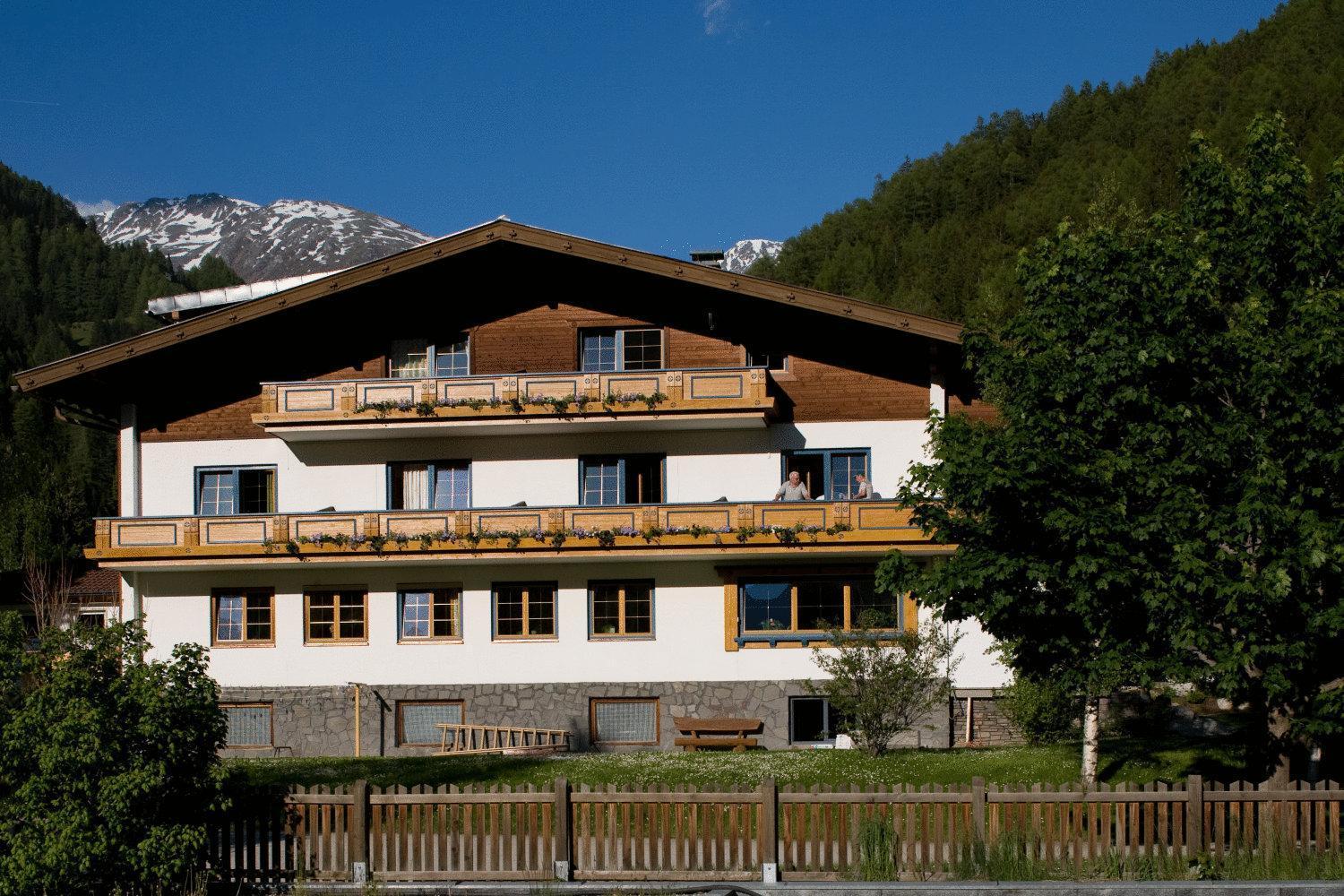 Ferienhaus Alpina คัลส์ อัม โกรสส์กล็อคเนอร์ ภายนอก รูปภาพ