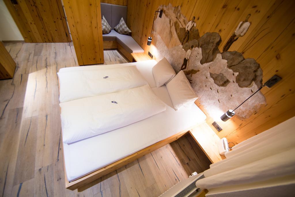 Ferienhaus Alpina คัลส์ อัม โกรสส์กล็อคเนอร์ ภายนอก รูปภาพ