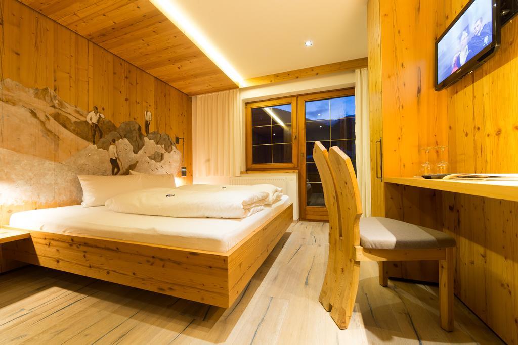 Ferienhaus Alpina คัลส์ อัม โกรสส์กล็อคเนอร์ ภายนอก รูปภาพ